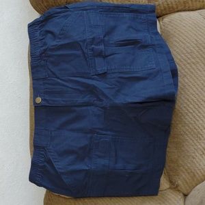 Men's Cabela's cargo 6 pocket shorts blue size 42/5 partial elastic waist NEW!